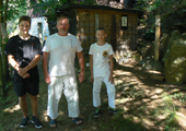 Letní tréninky v 'zahradním dojo' Senseie Valenty