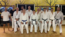 Letní tréninky dospělých - zahradní dojo (Zdeněk + Jaro) Letní tréninky dospělých - zahradní dojo (Zdeněk + Jaro)