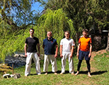 Letní tréninky v zahradním dojo Letní tréninky v zahradním dojo