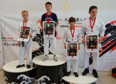 Naši mladí karatisté měli úspěch na 2. kole Krajské ligy karate v Č. Budějovicích Naši mladí karatisté měli úspěch na 2. kole Krajské ligy karate v Č. Budějovicích
