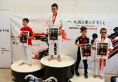 Naši mladí karatisté měli úspěch na 2. kole Krajské ligy karate v Č. Budějovicích Naši mladí karatisté měli úspěch na 2. kole Krajské ligy karate v Č. Budějovicích