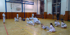 Dětská sportovní akce a fyzické testy se zdravou odměnou za výkon Dětská sportovní akce a fyzické testy se zdravou odměnou za výkon