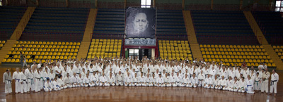 MEZINÁRODNÍ SEMINÁŘ KARATE S MORIO HIGAONNOU 10 DAN v ITÁLII